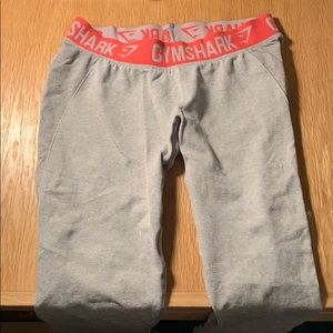 Gym shark leggings